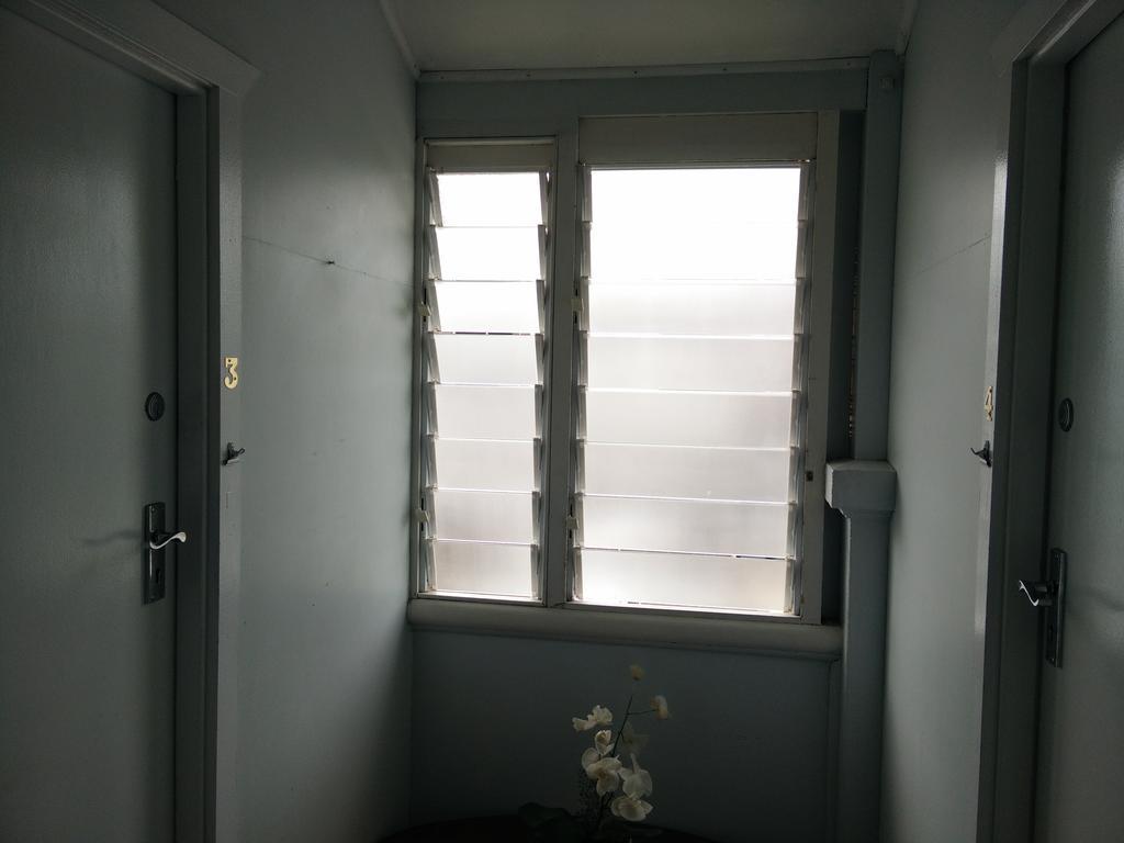 Cairns Girls Hostel エクステリア 写真