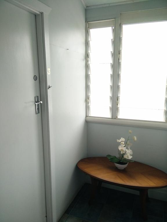 Cairns Girls Hostel エクステリア 写真