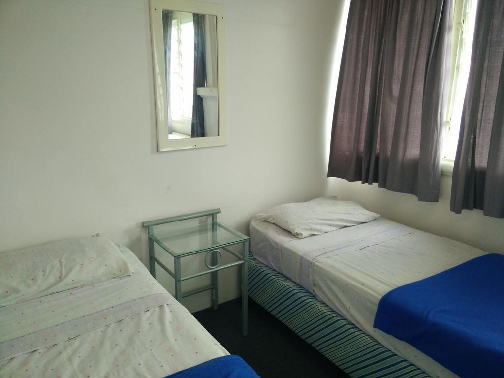 Cairns Girls Hostel エクステリア 写真